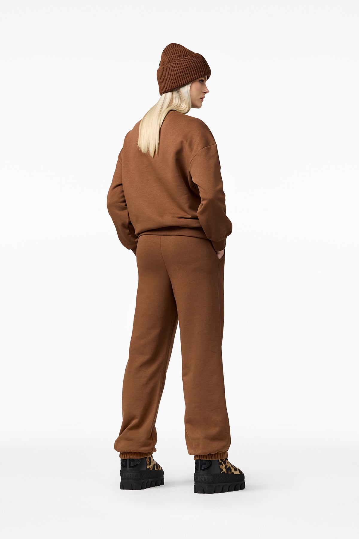 TOVA crew neck sweater