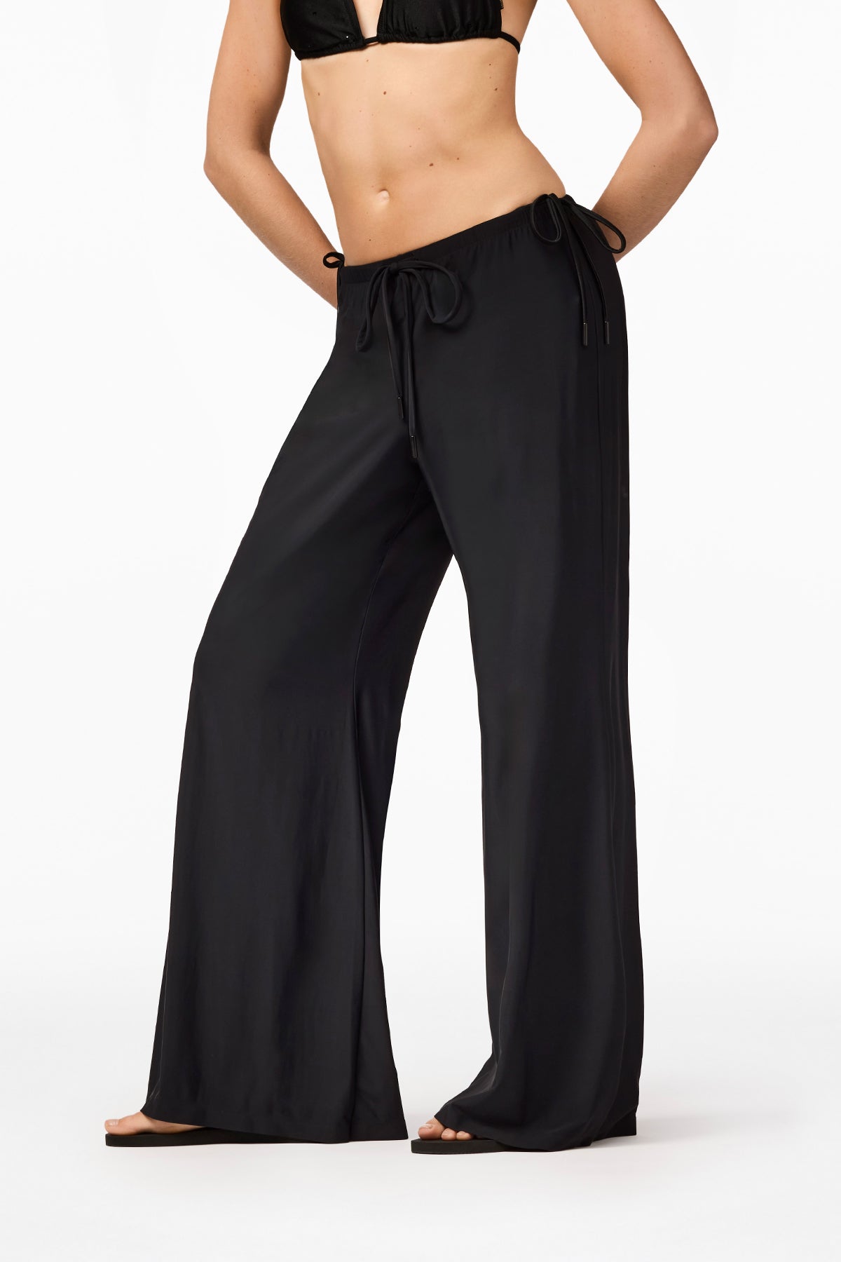 SOLESSA pants