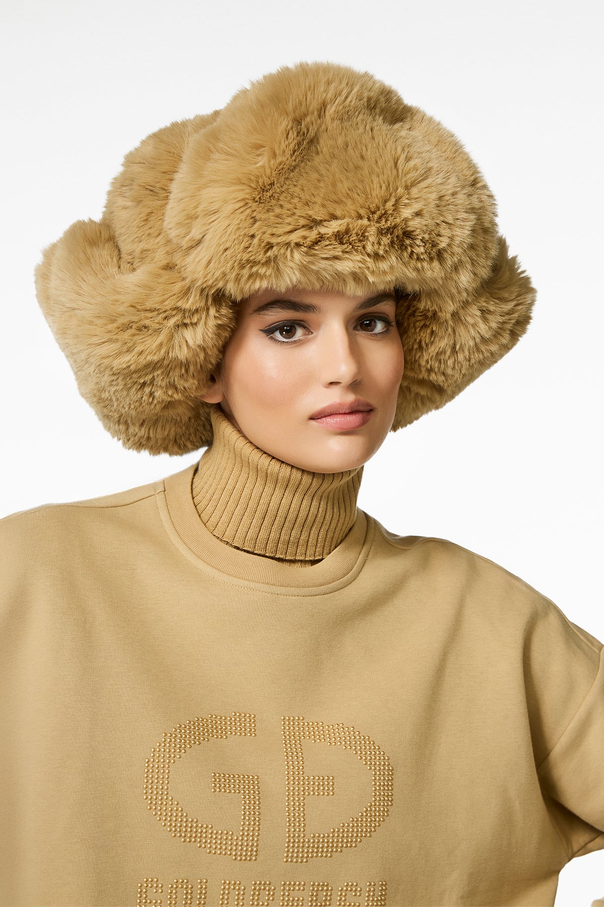 CHER fluffy aviator hat