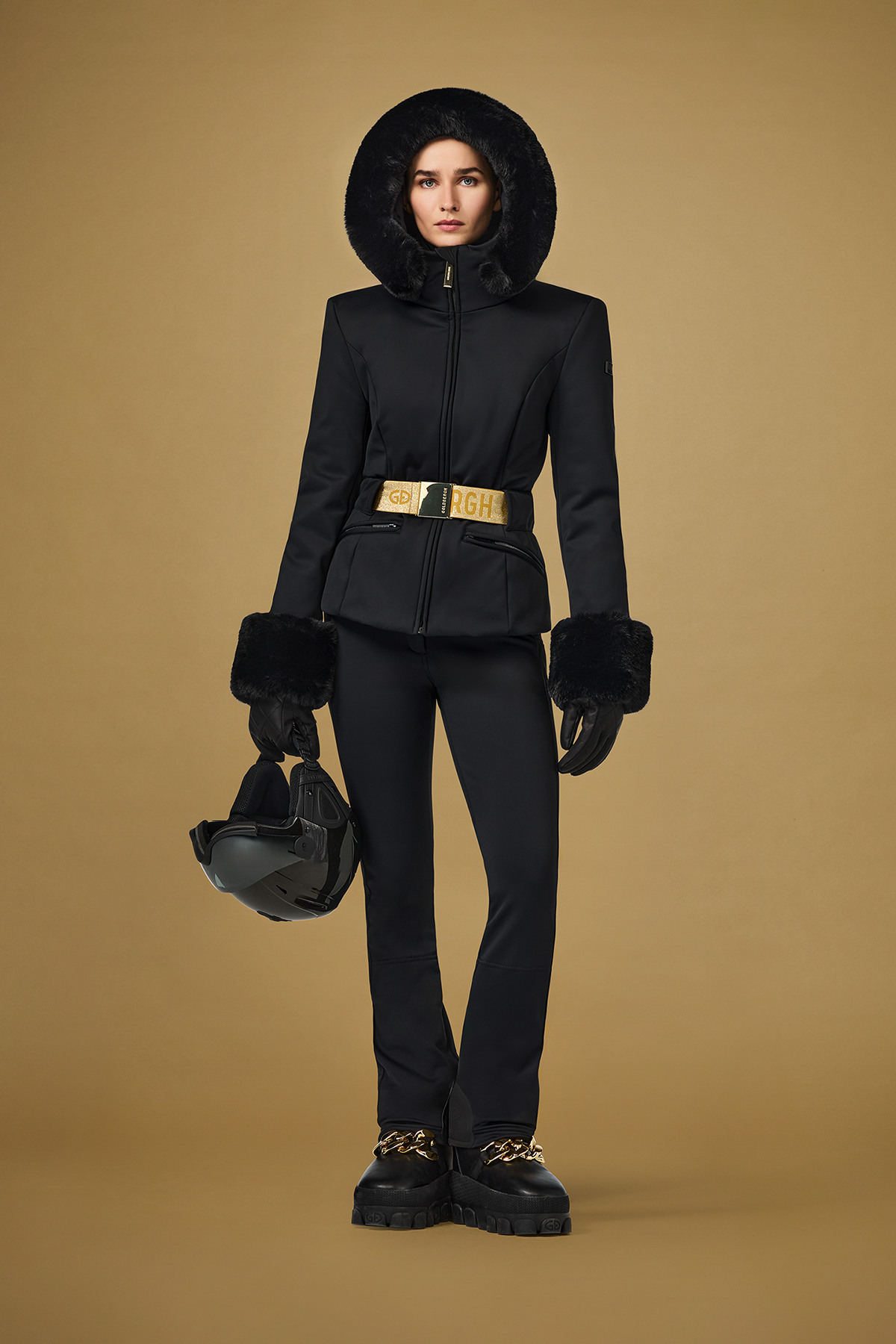 Gold Exclusive outfit 3