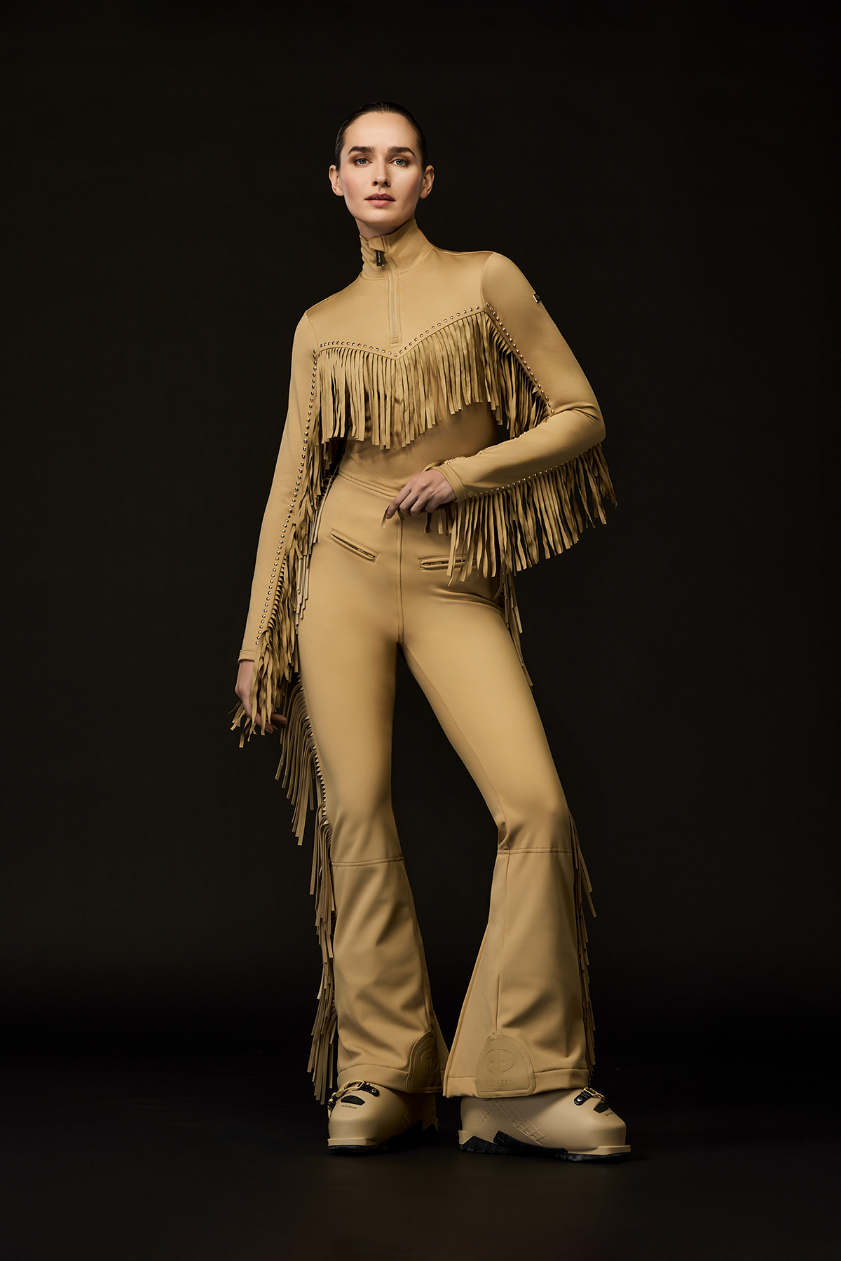 Gold Exclusive outfit 4