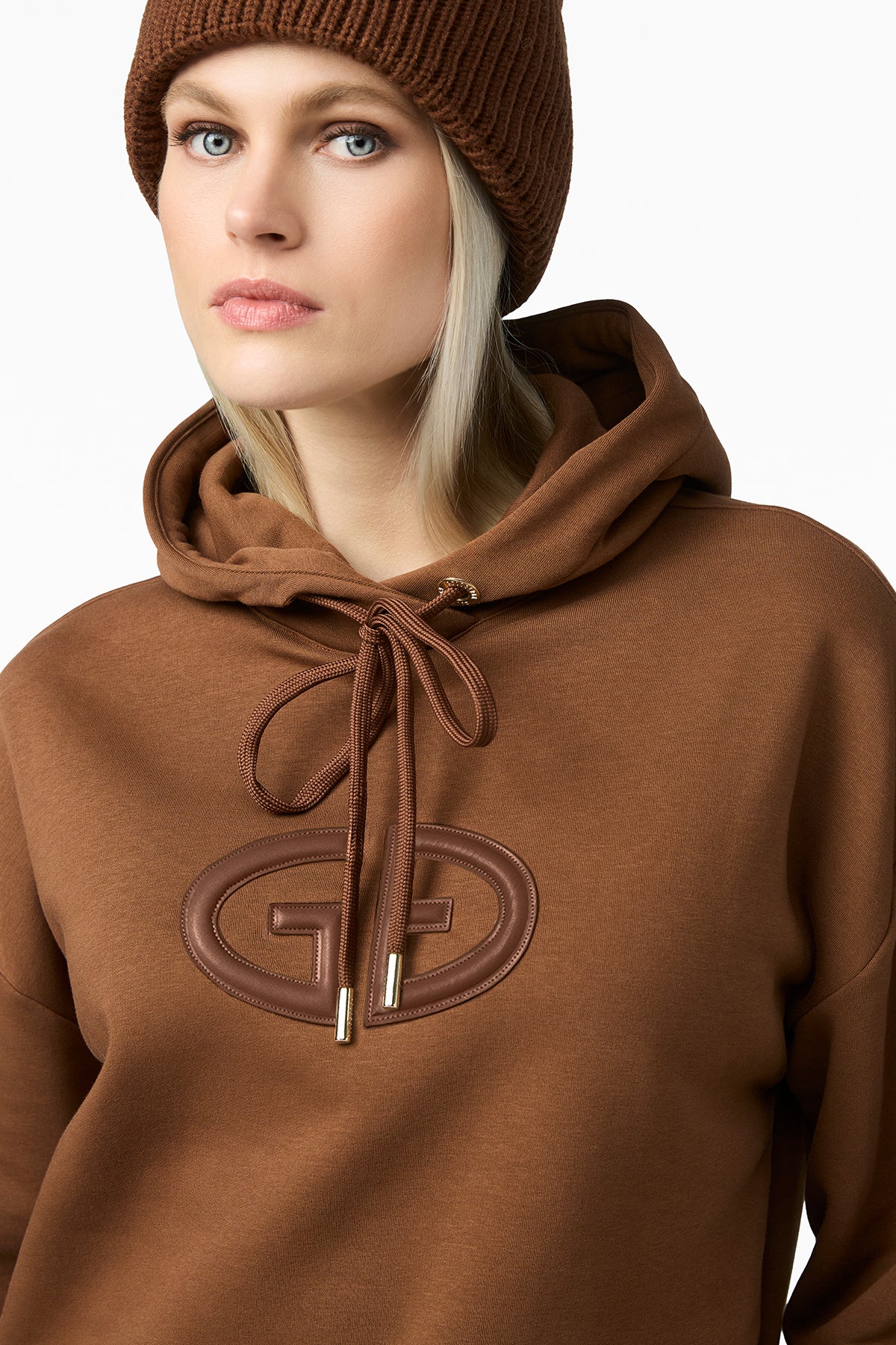 CALM hooded sweater