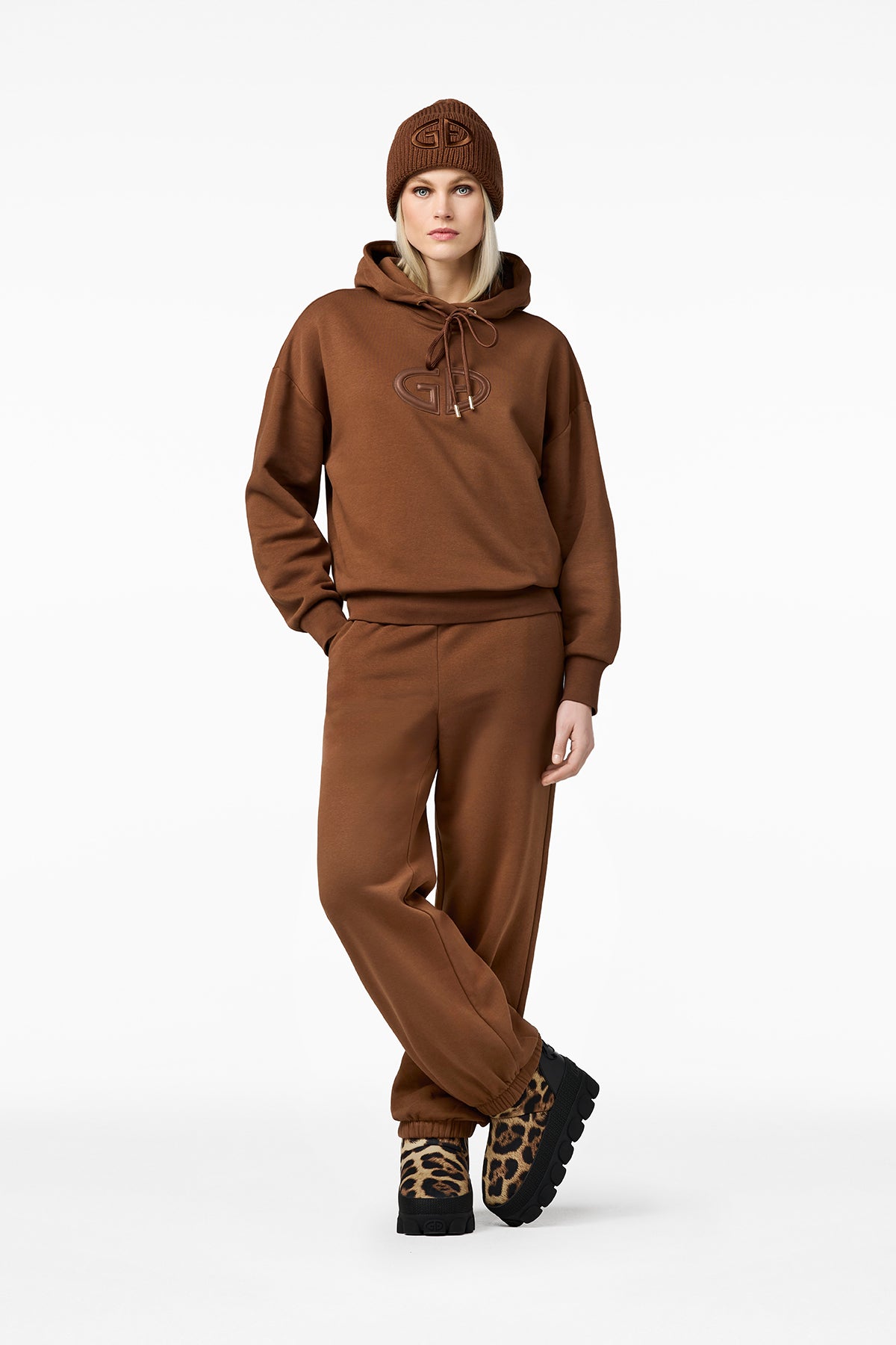 CALM hooded sweater