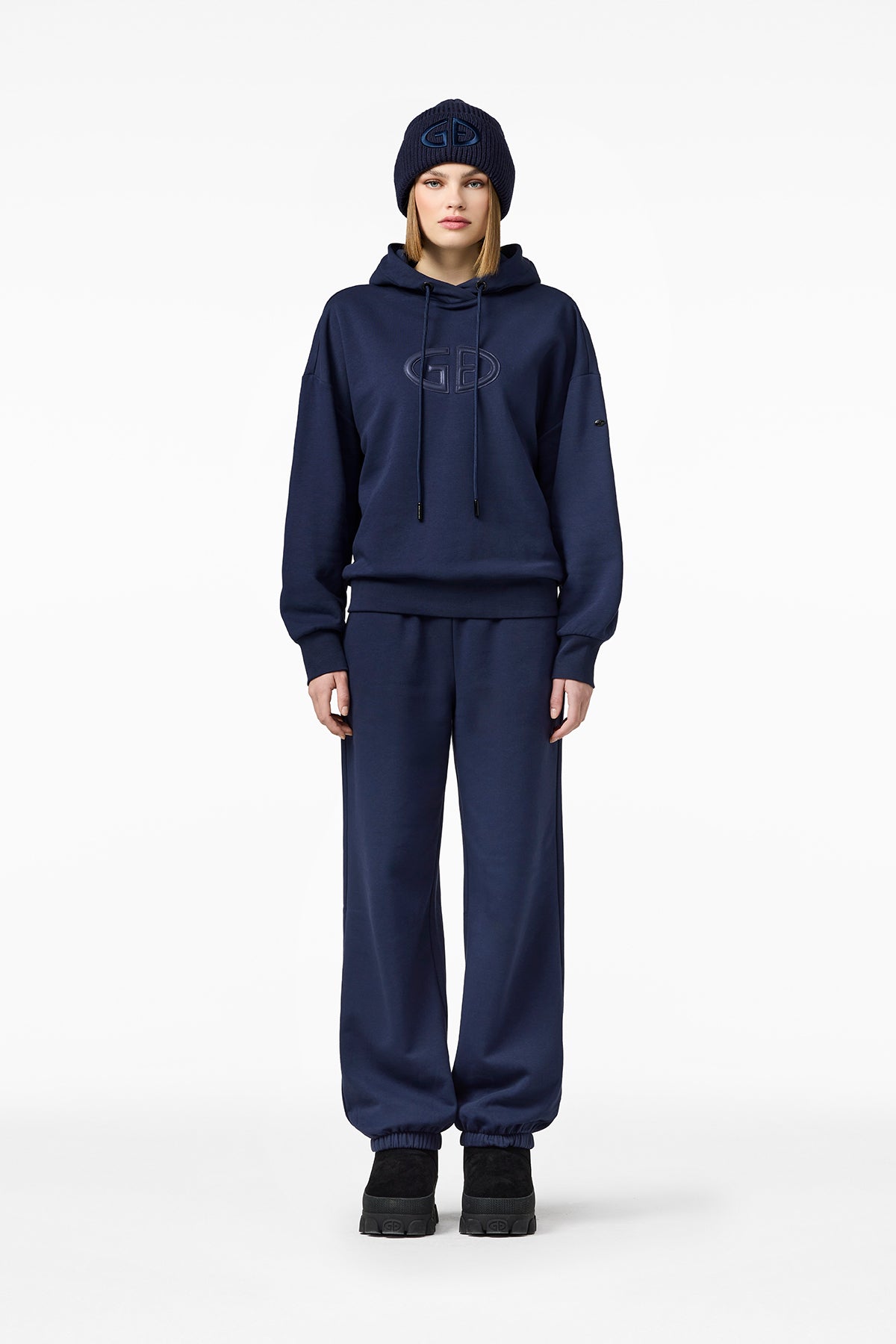 CALM hooded sweater