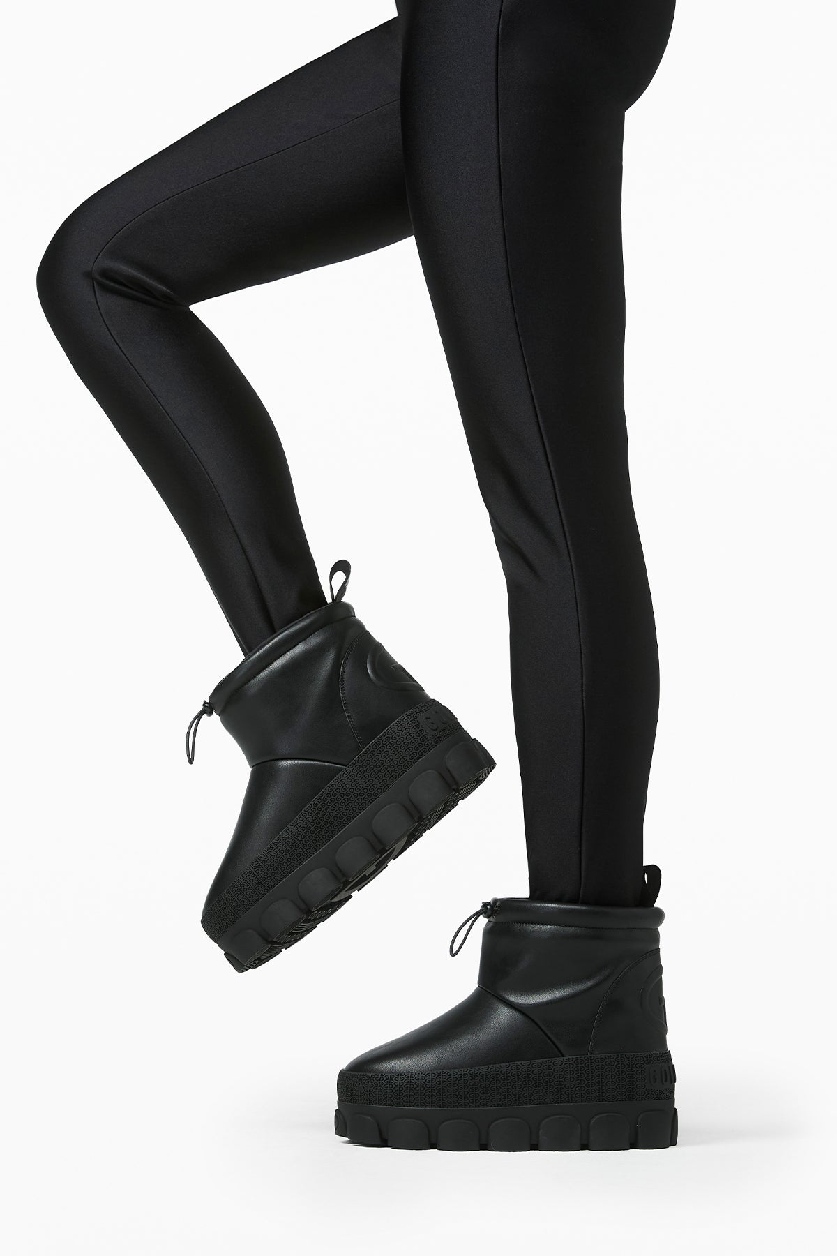 BUTO snowboot low