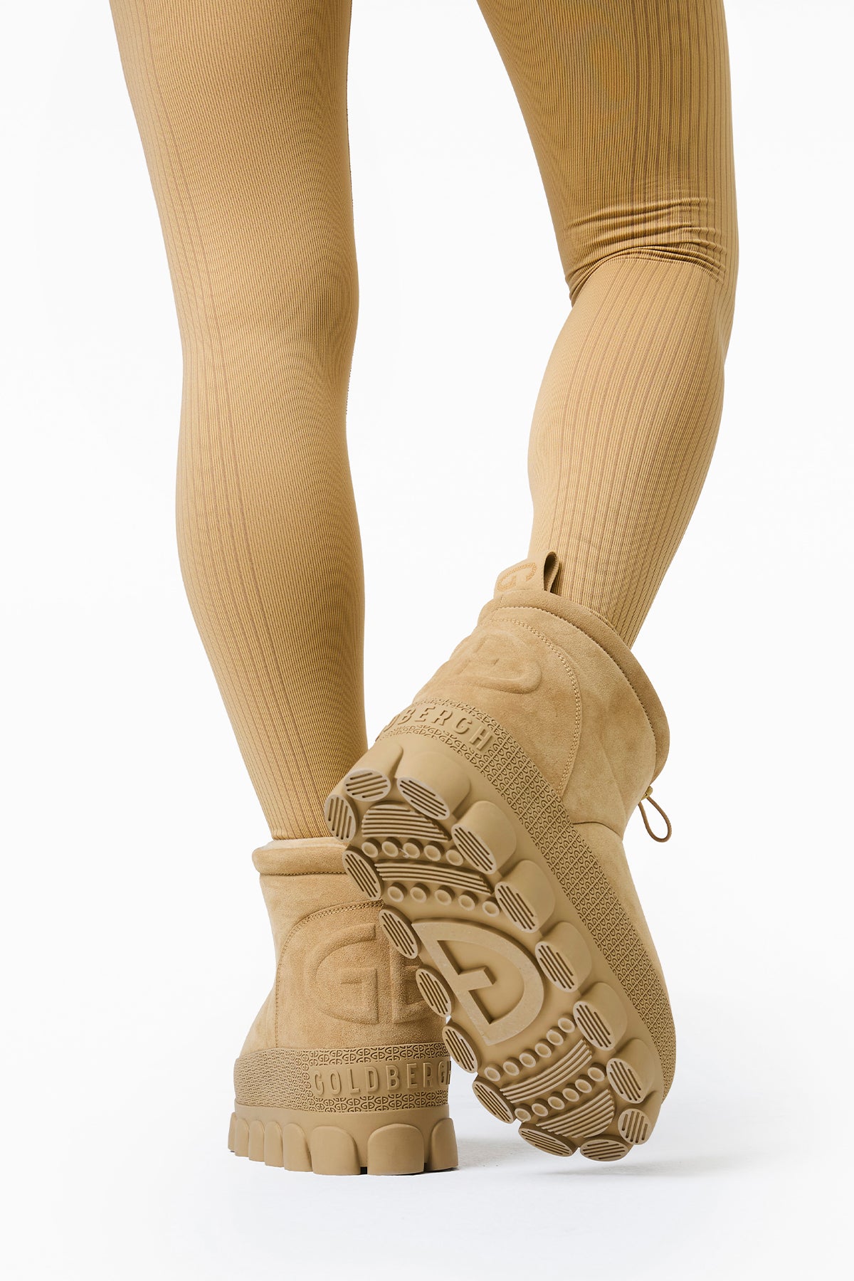 BUTSU snowboot low