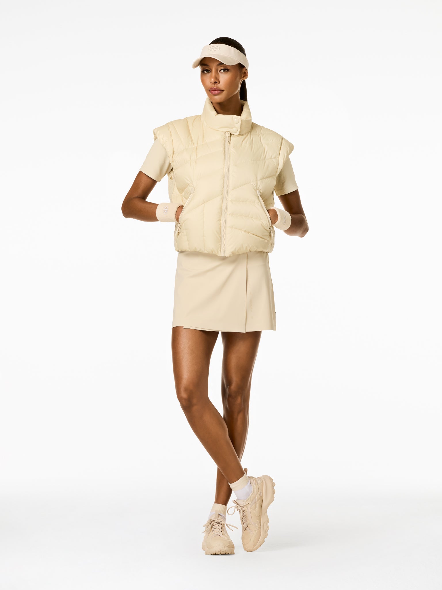 Victoire Champagne Outfit