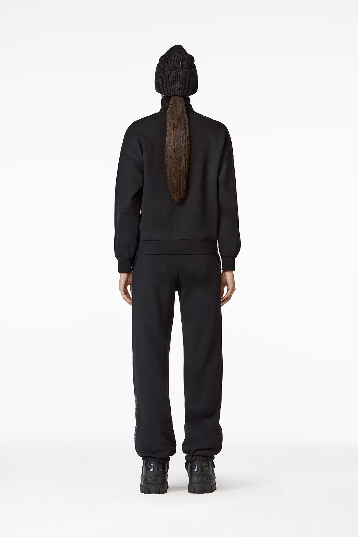 ALESSANDRA crew neck sweater